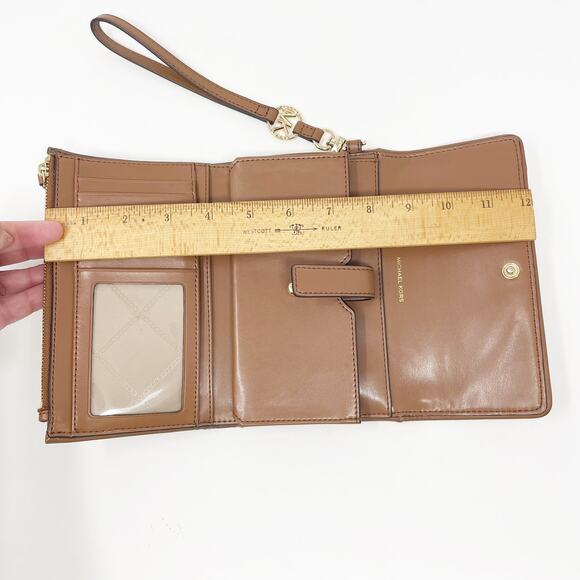 MK Michael Kors Signature Tan Brown Leather Trifold Wallet Gold Hardware Wrist - Picture 8 of 10
